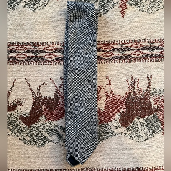 Assorted J crew neckties and pocket squares - Picture 4 of 5